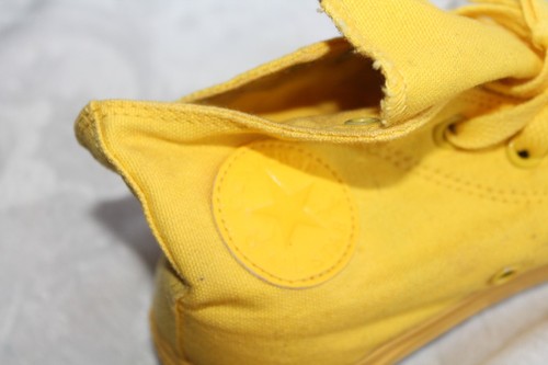 CONVERSE Size 3 ALL STAR HI CANVAS MONOCHROME AURORA YELLOW 352700C - Picture 6 of 8