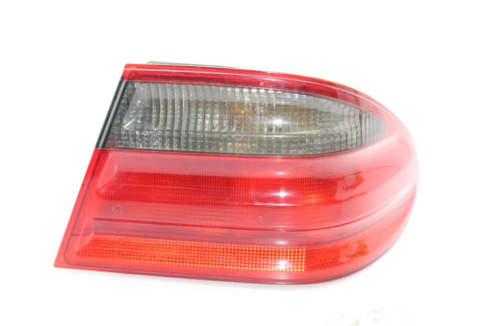 Luz trasera lateral derecha pasajero MERCEDES-BENZ E55 AMG 98-02 F3043 Foto 2 de 4