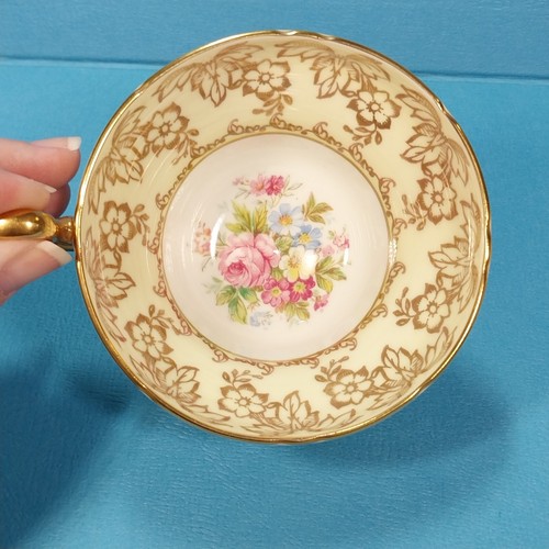Vintage EB FOLEY 3402 Teacup & Saucer Pale Yellow w/ Rose, Bouquet & Gold Gilt - Picture 10 of 11