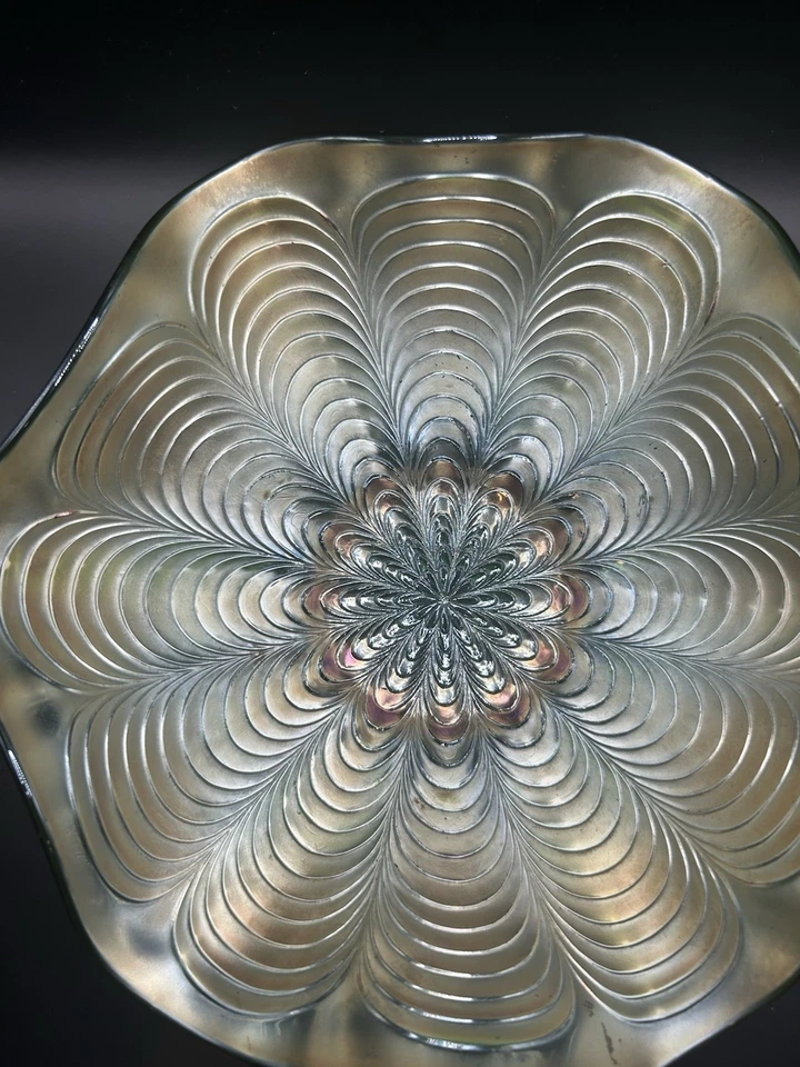 Vintage Fenton Carnival Glass 9" Green Iridescent Peacock Tail Ruffled Bowl - Image 4 of 4