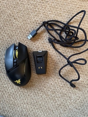 Razer Basilisk Ultimate kabelgebundene Gaming-Maus - FUNKTIONIERT NUR MIT KABEL