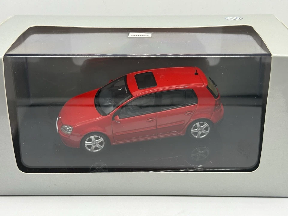 Volkswagen Golf 5 5 Portes 1/43 AutoArt - Photo 3/3