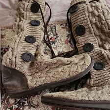 Mukluks Women's Cable Knit Button Bootie Slippers Beige Size 7