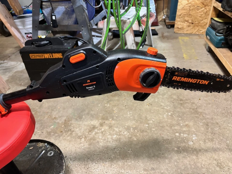 Remington Electric Pole Trimmer X condition - Image 2 of 3