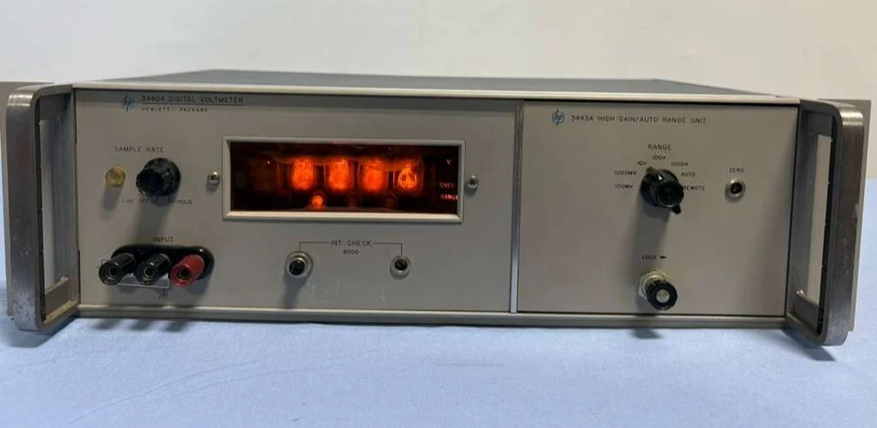 Voltímetro digital HP Hewlett Packard 3440A con unidad de alta ganancia/rango automático 3443A Foto 2 de 4