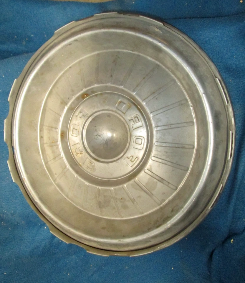 Оригинальный колпак колеса 1957 58 59 Ford Fairlane Thunderbird очень презентабельный - Изображение 2 из 2