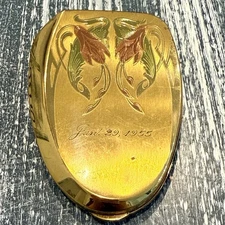 Vintage Elgin Gold Tone Floral Mirror Compact w/ Date Jan 29, 1955
