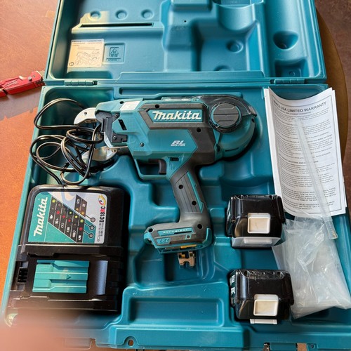 Makita XRT02TK 18V LXT Lithium-Ion Brushless Cordless Rebar Tying Tool Kit 5.0Ah
