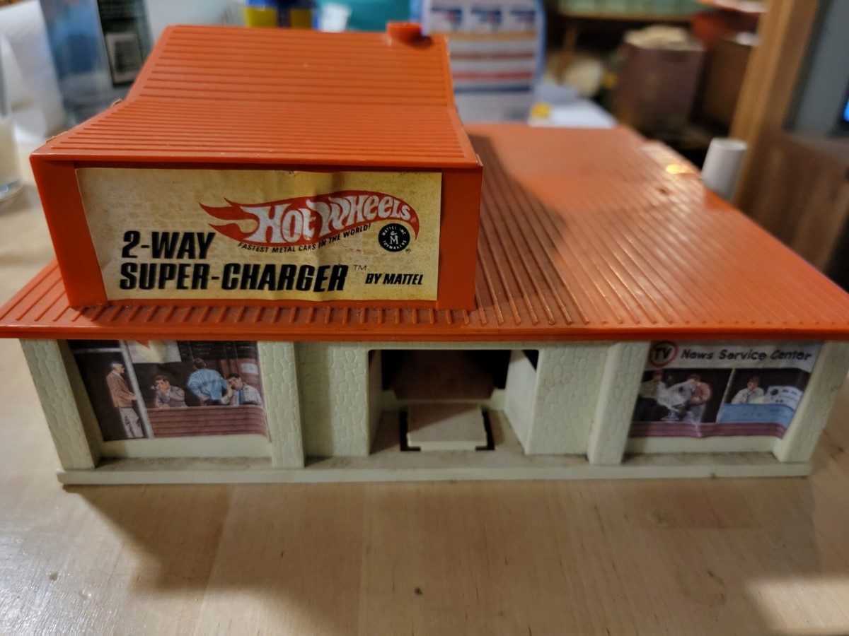 ホットウィール　スーパーチャージャー2基＋カウンター2基＋ショートレール 1968 Hot Wheels 2 Way Super Charger Garage | eBay