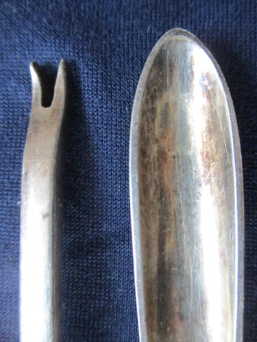 2 X LOBSTER CRAB FORKS/PICKS ,HALLMARK EP - ZOOM IN ON PHOTOS FOR DETAIL - Picture 6 of 9