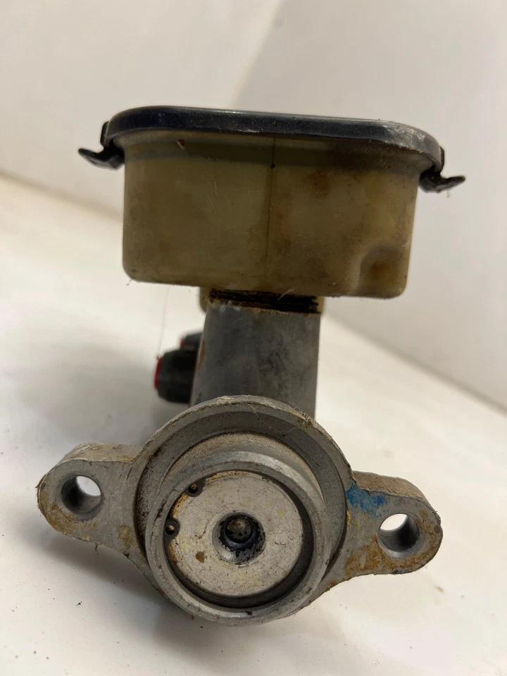 Conjunto de cilindro maestro de freno Chevy S10 1989-1994 OEM 18013433 Foto 4 de 4