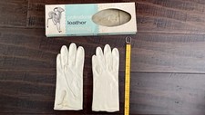 VINTAGE WOMENS REAL KIDSKIN LEATHER GLOVES SIZE 7 OFF WHITE