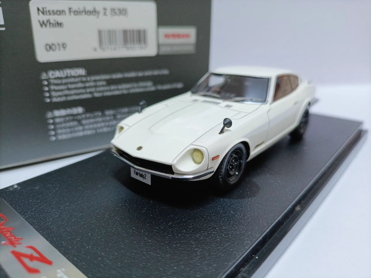 ミニカー NISSAN FAIRLADY Z-L (WHITE) No.8211W NISSAN FAIRLADY Z-L (WHITE) No.8211W