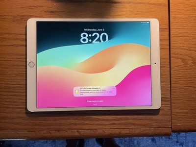 Apple iPad Pro 10.5 bundle with Otterbox case