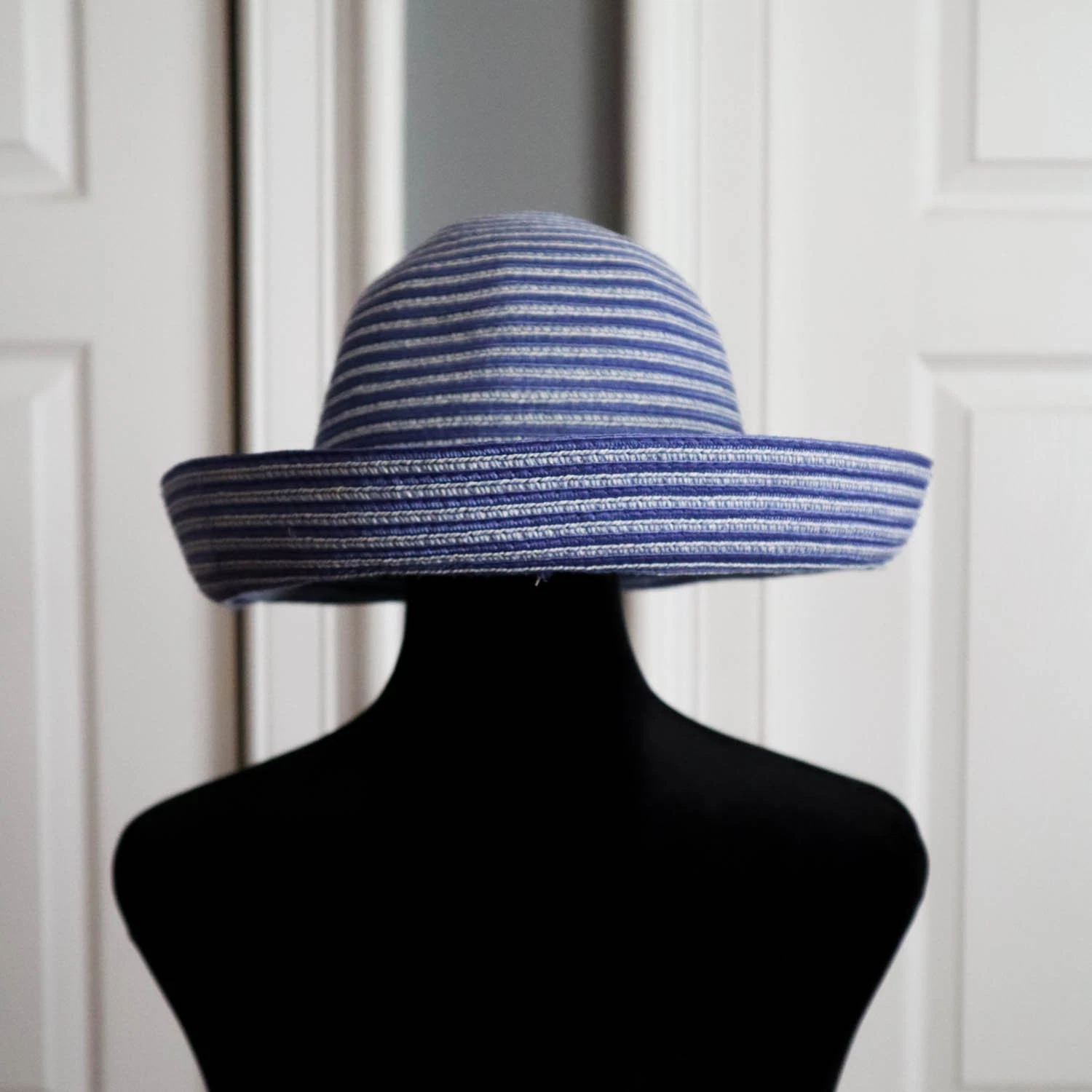 Vtg Betmar New York Woven Wide Brim Straw Sun Hat Blue Beach Crushable Packable