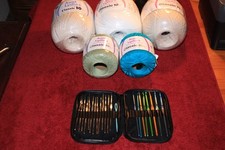 Aunt Lydia's Crochet threaad Classic 10 Lot of 5 and Crochet Hooks