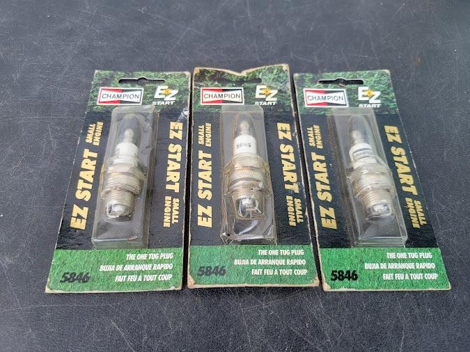 Champion EZ Start Small Engine Spark Plug 5846 Lot Of 3 The One Tug Plug New