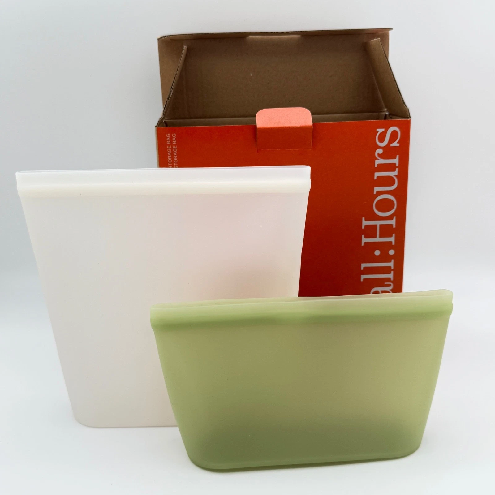 Small Hours Silicone Food Storage Bags Set of 2 Green White 13.5oz 27oz BPA Free
Opens in a new wind