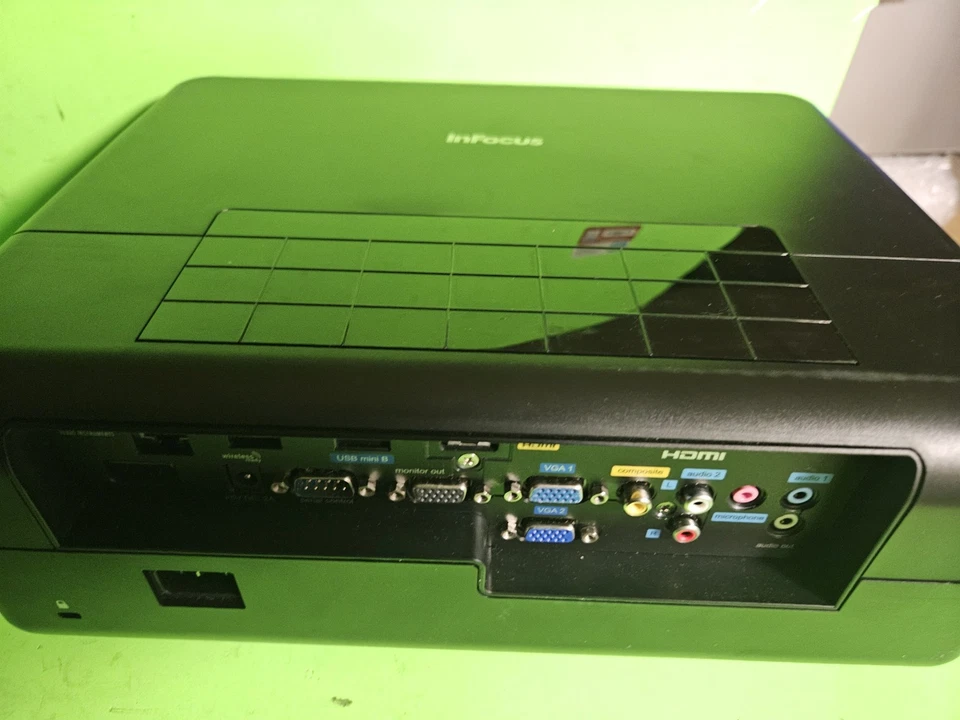 InFocus IN3916 Full HD Short Throw Projector hdmi 2313 hours - Image 2 of 3