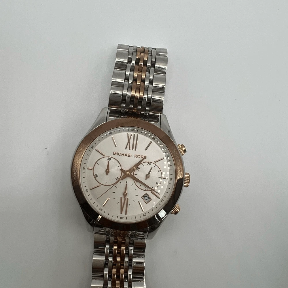 Michael Kors white dial two tone watch. No MK 5763. New battery and box