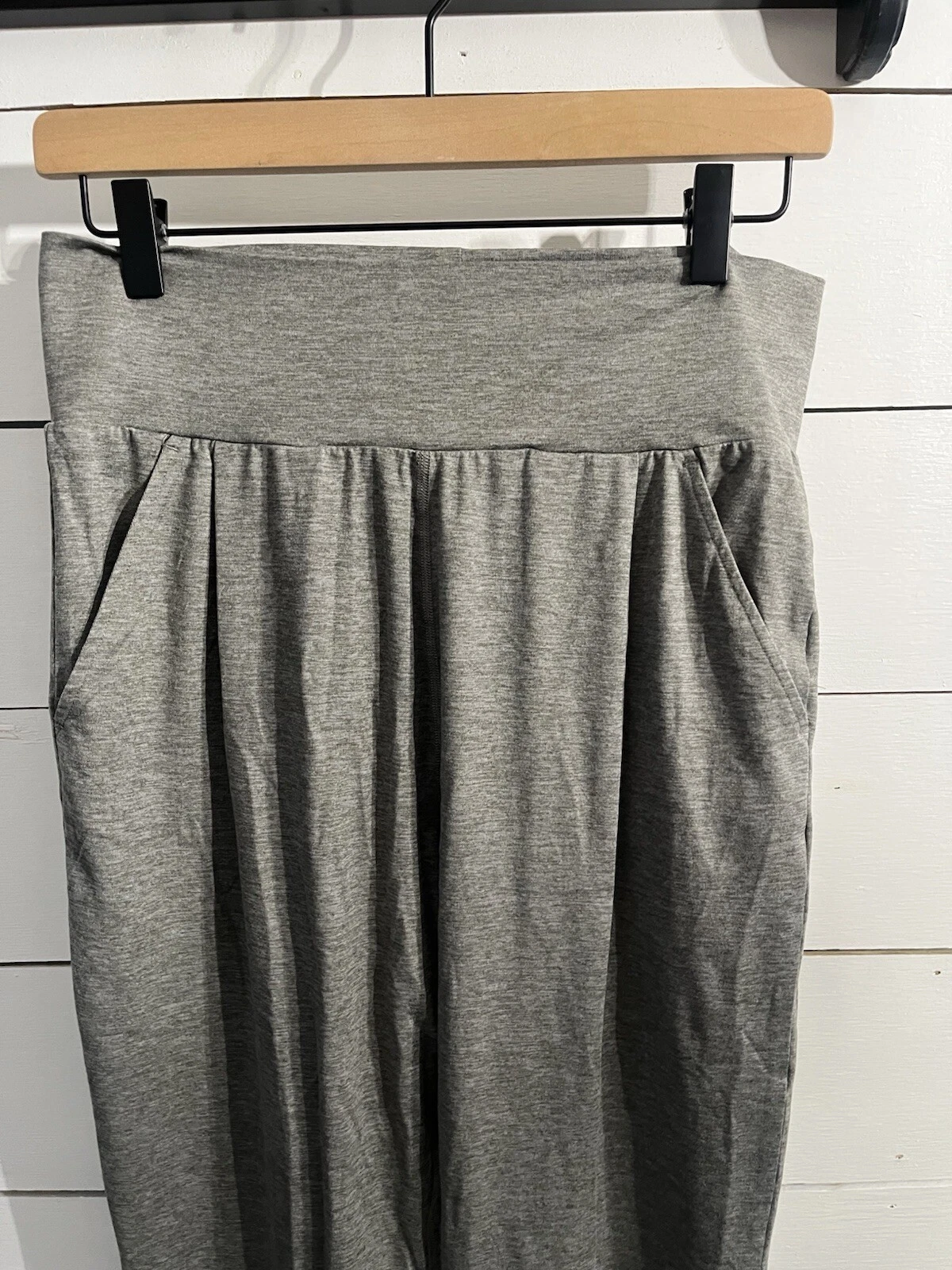 vuori lux at ease harem tapered heather activewear pants