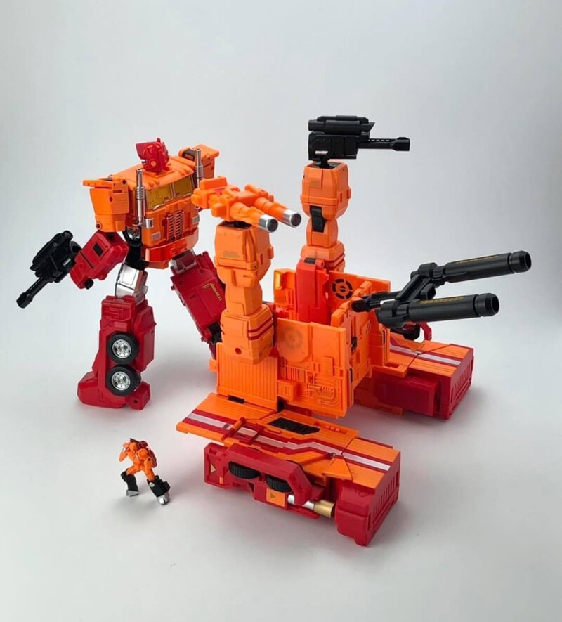 Deformation Toys FansHobby MB-06D Orange Power Baser God Ginrai