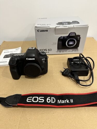 Canon EOS 6D Mark II 26,2 Mpx Digitale DSLR Fotocamera  - Nero - Foto 1 di 4