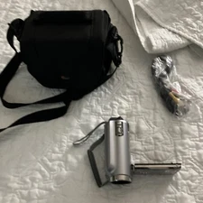 Jvc Everio Camcorder (Read Description) With Camcorder Bag