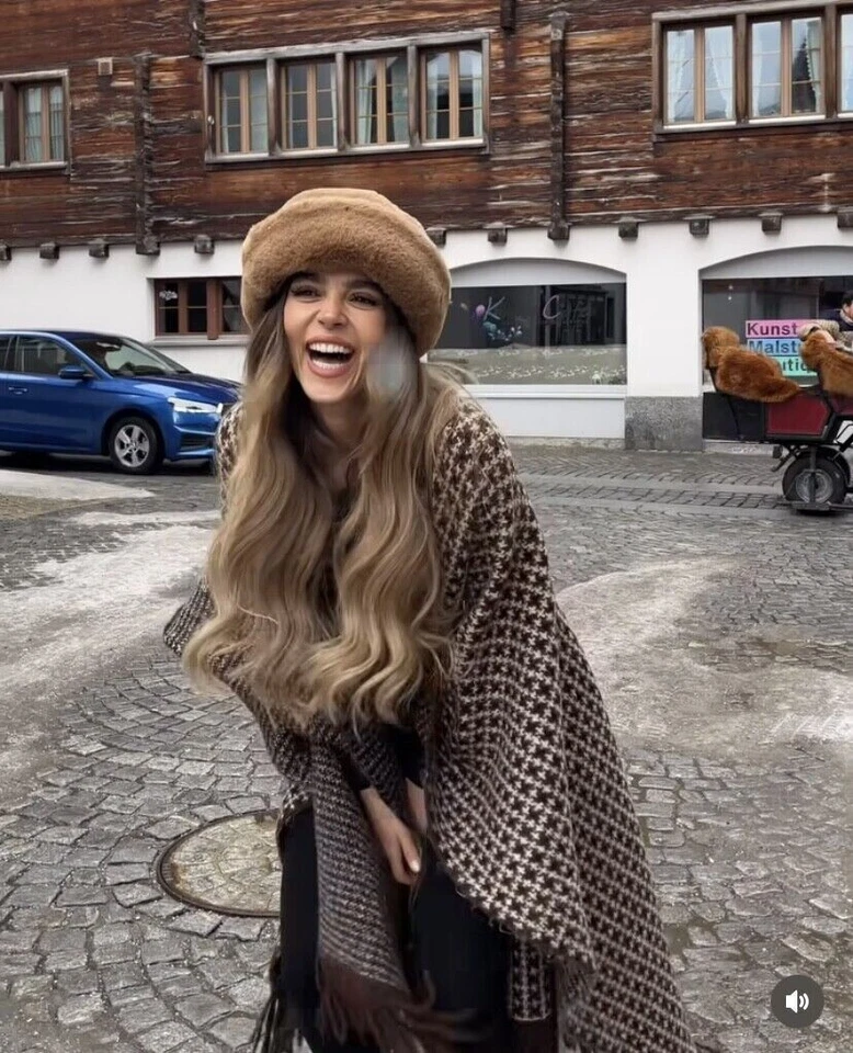 ZARA KNIT CAPE BROWN JACQUARD WITH FRINGING One Size Medium Ref 4331/134 RRP £69 - Image 4 of 4