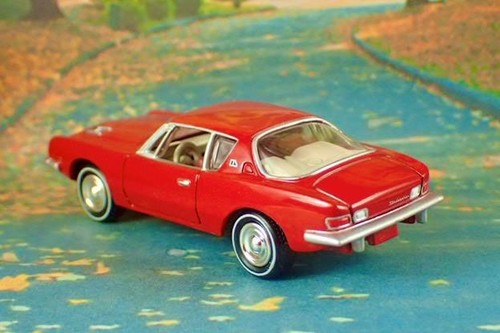 1963- 1964 Studebaker Avanti 4.7L V-8 Luxury Coupe 1/64 Scale Limited Edition S - Picture 4 of 5