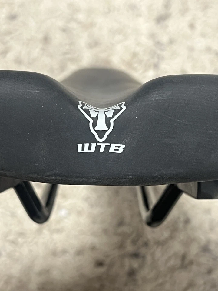 Asiento de bicicleta WTB VOLT mediano (142 mm de ancho) sillín de bicicleta de acero negro Foto 2 de 4