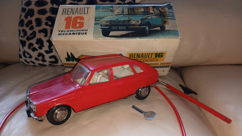 JOUET ANCIEN JOUSTRA RENAULT 16 TELEGUIDÉE MÉCANIQUE EN BOITE D'ORIGINE - Photo 3/4