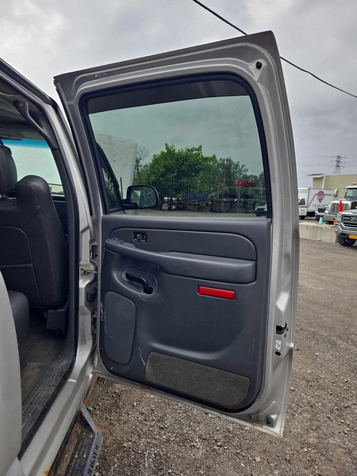 Rear Door CHEVY SILVERADO 1500 Right 01 02 03 04 05 06 07 - Изображение 2 из 4