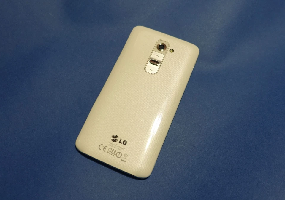 Smartphone LG-G2 32 Gb + LG-G2 16Gb con cover. Venduti in coppia. Da riparare - Immagine 3 di 4