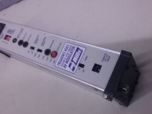 Hills AV Modulator Frequency Agile Double Side Band Video 137MHZ-225MHZ - Picture 2 of 8