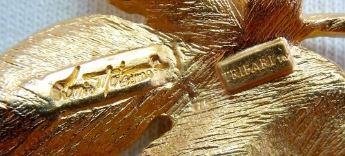 Vintage TRIFARI KUNIO MATSUMOTO PIN *4-Inch*Dangling Gold-Tone Grape Vine Leaves - Picture 4 of 8