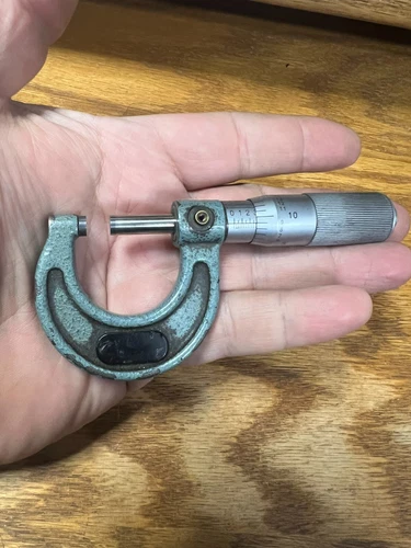 well used Mitutoyo 0-1" Outside Micrometer Carbide Faces .0001" Grad 103-135