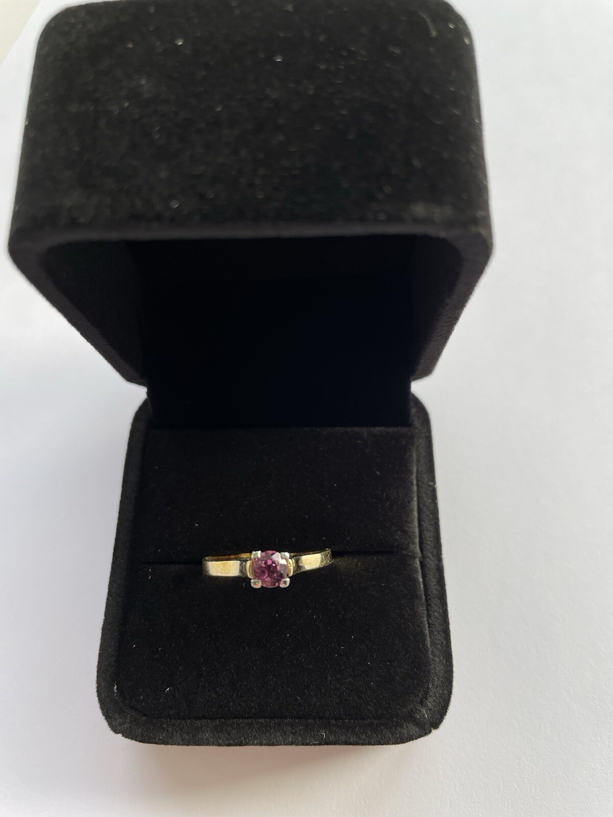 18ct Gold Ring. Ruby Solitaire - image 7