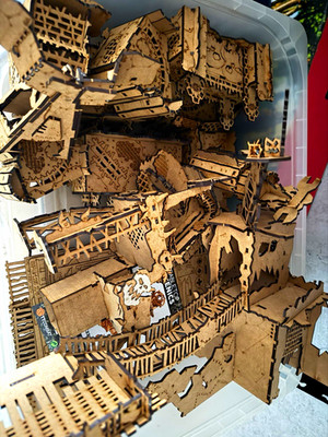 TTCombat Tabletop Scenics MDF Gelände Orks Orc Mek Garage + Zzzap Tower