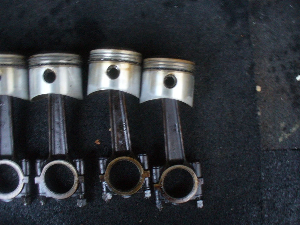 DAIMLER V8 250 PISTONES CON VARILLAS PLUS 20, DAIMLER SP250 DAIMLER DART ENVÍO MUNDIAL Foto 2 de 4