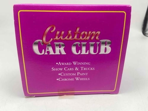 Maisto 1/24 KB Toys custom Car Club Chevy Camaro Red White Blue #35900 NIB Read - Picture 4 of 5