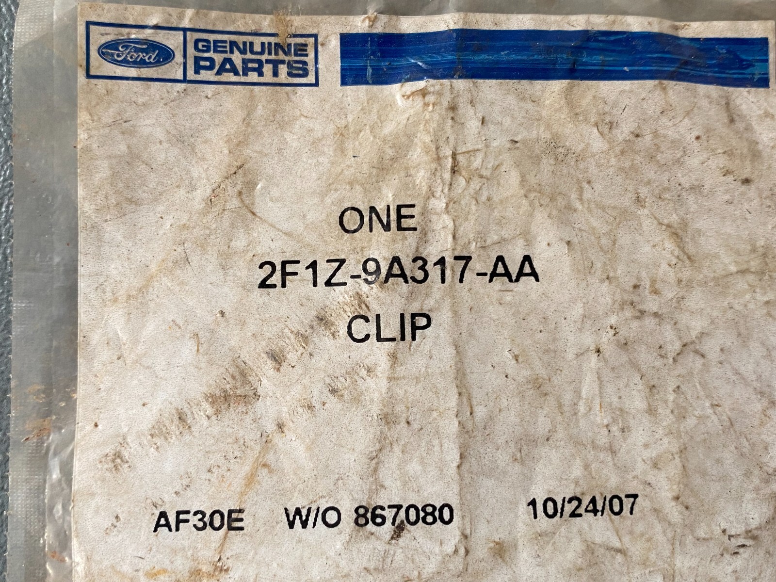 OEM NOS Ford 2F1Z9A317AA Fuel Line Clip 20032006 Ford Crown Victoria