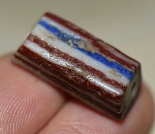 Antique Krobo Molded Recycled Powered Glass Square Trade Bead W/ Stripes, Ghana - Foto 4 di 4