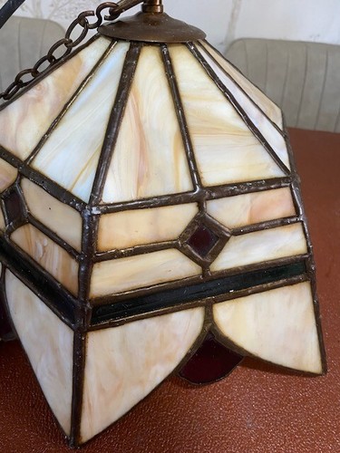 Pair of beautiful Tiffany-style pendant light shades damaged - Picture 4 of 19