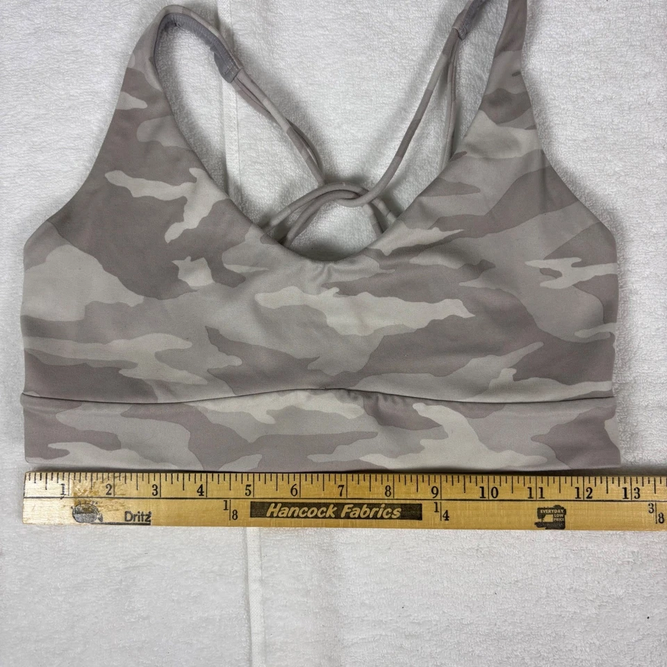 Sujetador deportivo Athleta camuflado para mujer pequeño correas cruzadas soporte medio atlético Foto 3 de 4
