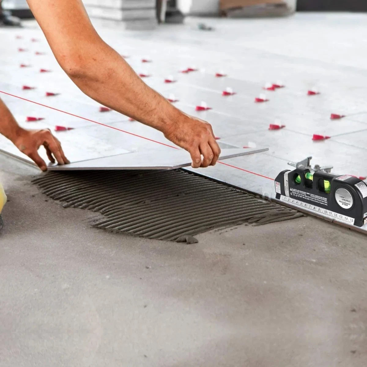 Laser Level Multi Tool, Multipurpose Cross Line Laser leveler Kit 8ft/2.5M