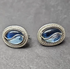 Vintage Emmons Blue and silver clip on Earrings