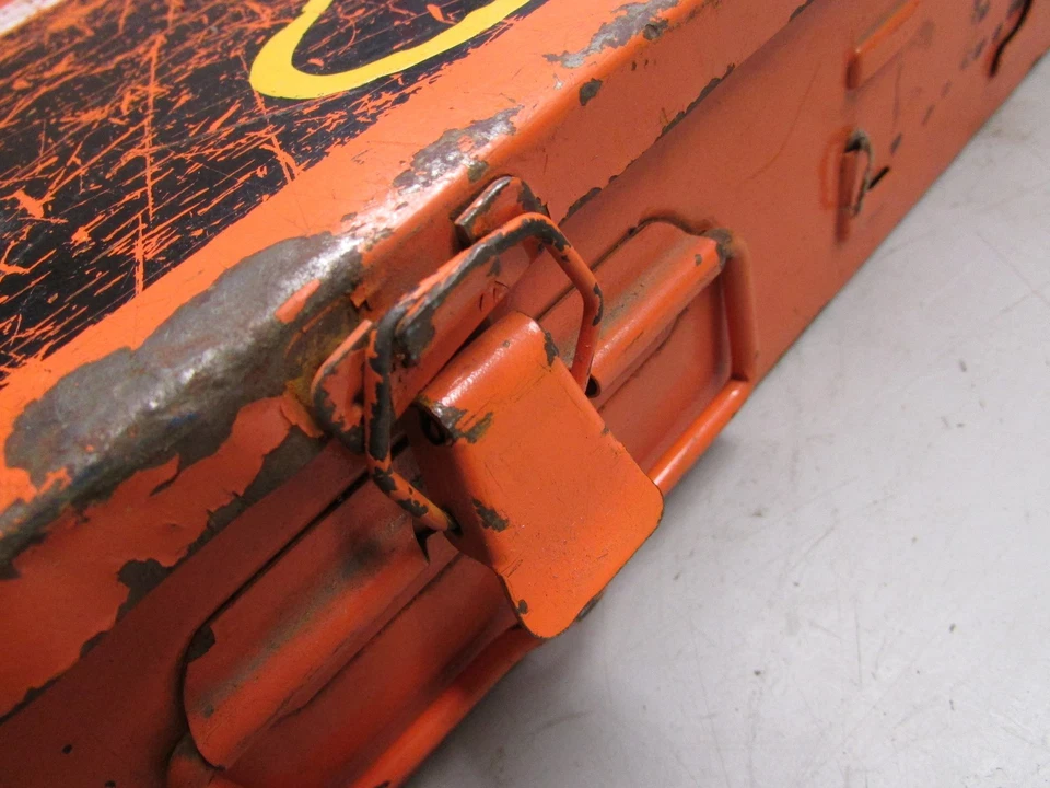 Caja de terminales metálica Thomas & Betts con aprox. 80 troqueles diferentes Foto 3 de 4