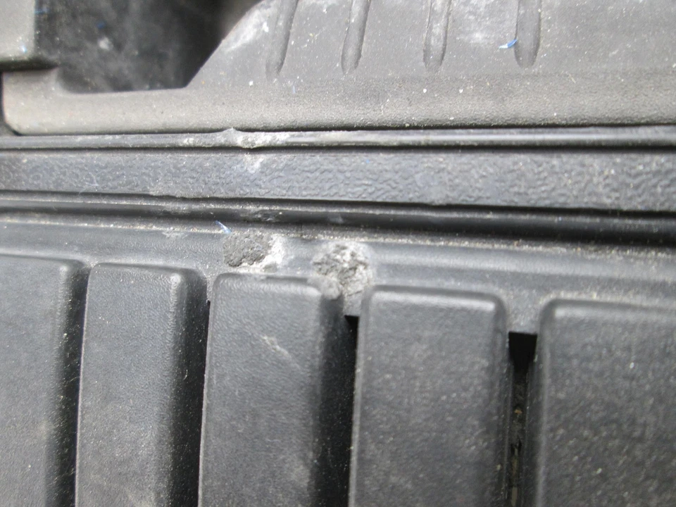 Volkswagen Fox 87-89 3078632411 radio consola central negro (USADO) Foto 4 de 4