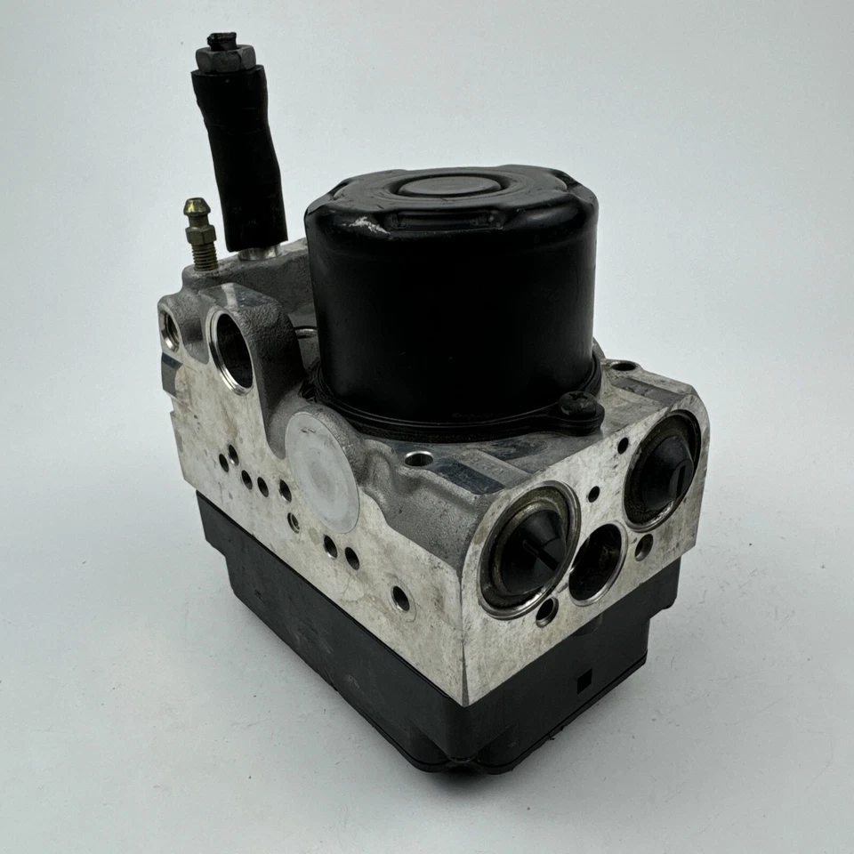 2005 LEXUS IS300 ANTI LOCK BRAKE ABS PUMP 44540-53020 — 第 3/4 张图片
